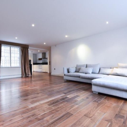 Hill Road, St Johns Wood, London, NW8 - Photo 1