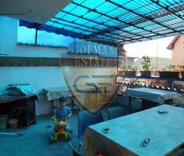 Inchiriere vila Agigea, 8 camere, 2 bucatarii per etaj, 5 bai, pretul - Photo 1