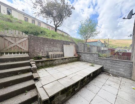 3 bedroom terraced house to rent - Photo 4