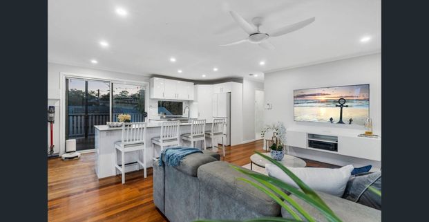 Rare Riverside Duplex House With Luxury River Sunset Views - Photo 1