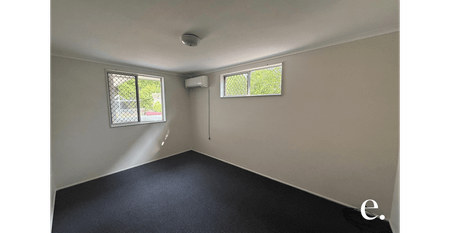 Spacious Family Home with Indoor Spa & Pool Area! - Photo 2