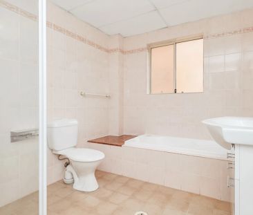 Spacious 2 Bedroom Apartment - Photo 4