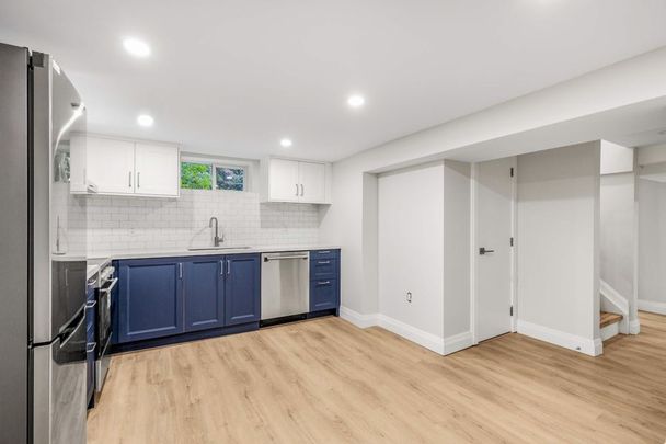 For Lease - 116 Manor Road East Road Unit# 2, Toronto, Ontario - Photo 1