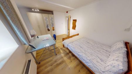 5 bedroom flat to rent - Photo 5