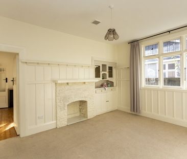 Spacious 3 Bedroom Family Home. - Photo 2