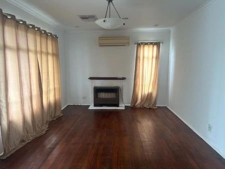 3 BEDROOM HOME IN GREAT LOCATION - Photo 2