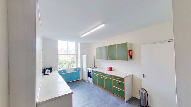 3 bedroom apartment to rent - Photo 1