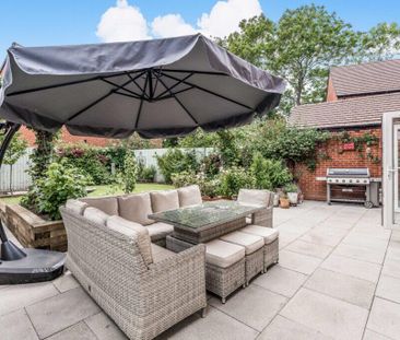 4 bedroom detached house to rent - Photo 2