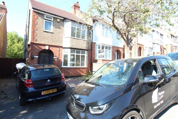 3 bedroom semi-detached house to rent - Photo 1