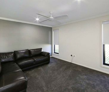 A FAMILY HOME YOU'LL LOVE - Photo 2