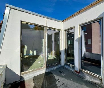 Erstbezug: Stadthaus mit Dachterrasse und Terrasse - Foto 1