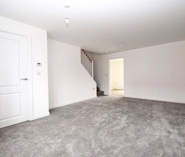 3 bedroom semi-detached house to rent - Photo 1