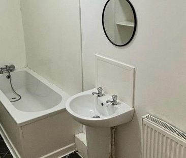 Studio Flat, Picton Road, L15 - Photo 3