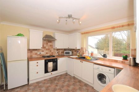 St Peters Close, Bovey Tracey, Newton Abbot, TQ13 - Photo 4