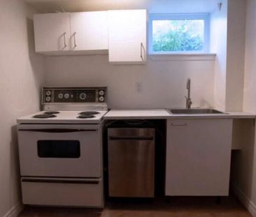 For Lease - 8 Hazelglen Avenue, Toronto, Ontario - Photo 4