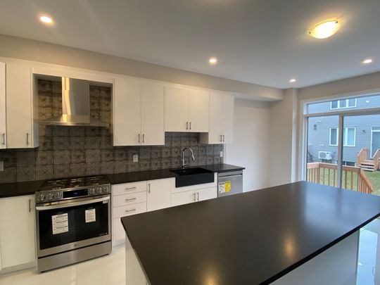 For Lease - 213 Invention Boulevard, Kanata, Ontario - Photo 1