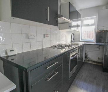 2 bedroom semi-detached house to rent - Photo 6