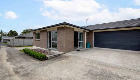 Lovely Modern Brick Home - Photo 4