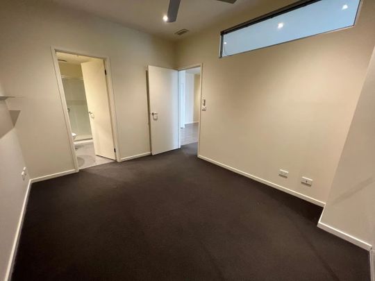 102/25-33 Wills Street, Melbourne VIC 3000 - Photo 1