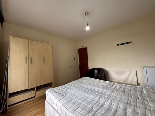 1 bedroom in a house share to rent - Photo 1