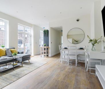 1 Bed Flat, Old Oak Mews, W12 - Photo 2