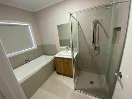 Wyndham Vale - Photo 2