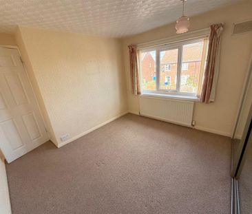 Rutland Crescent - Photo 2