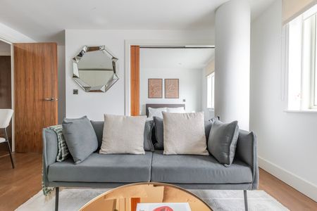 Crawford Building, Whitechapel High Street - Photo 2