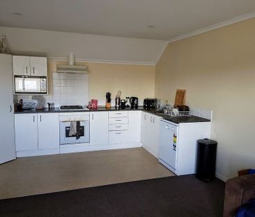 Modern 1BR Flat w/ Deck & AC! - Photo 5