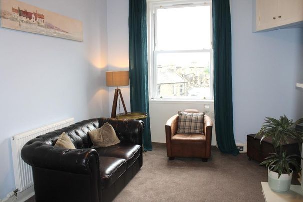 2 bed flat for rent in West End - Photo 1