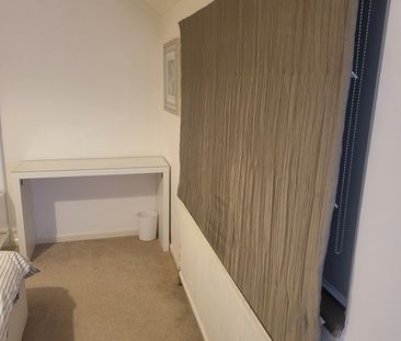 3 Bed Semi-Detached House, Gresham Close, LU2 - Photo 1