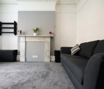 4 bedroom terraced house to rent - Photo 3