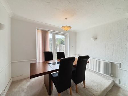 Woodend Road, Deepcut, Camberley, Surrey, GU16 - Photo 3