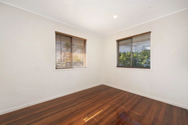 Spacious 2-Bedroom Unit in the Heart of Coorparoo - Photo 1