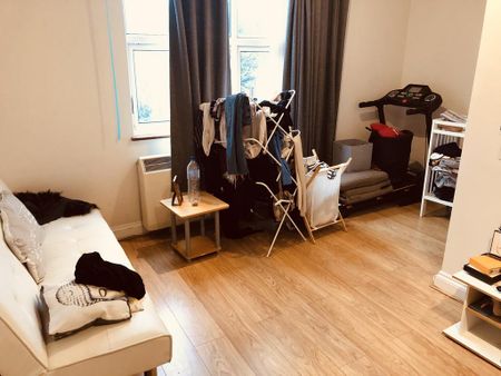 1 bedroom flat to rent - Photo 2