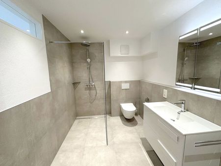 Erstbezug nach Kernsanierung- ideale 2er WG Wohnung mit Einbauküche zentral am Bahnhof. - Photo 5