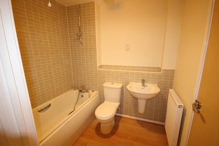 2 bedroom flat to rent - Photo 5
