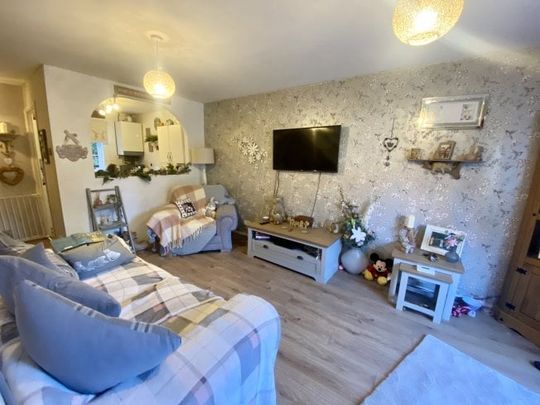 2 bedroom terraced house to rent - Photo 1
