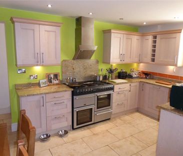 3 bedroom end of terrace house to rent - Photo 1