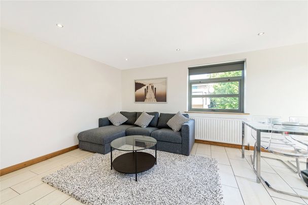 North Road, Brentford, TW8 0GJ - Photo 1