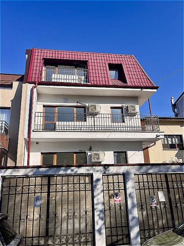 Vila de inchiriat-Finisaje la alegere-Renovata 2025-Destinat - Fotografie 2