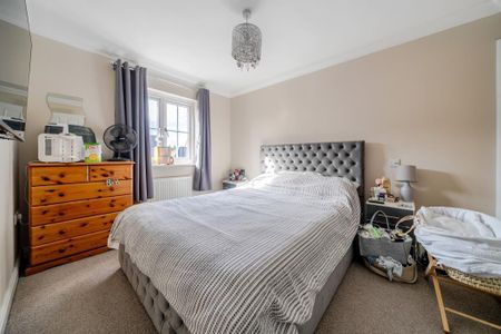 3 bedroom semi-detached house to rent - Photo 5