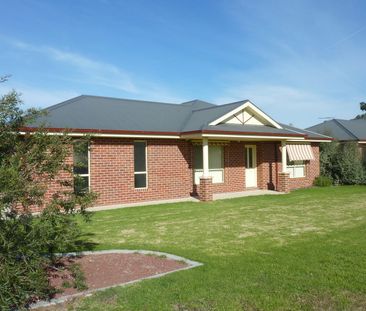 Howlong – Modern, Comfortable Living At its Best! - Photo 3