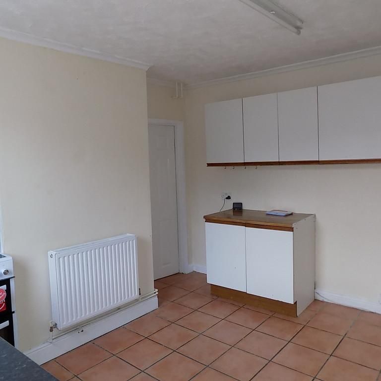 2 bedroom cottage to rent - Photo 1