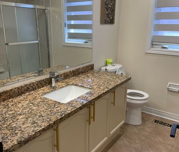 For Lease - 80 Laurentide Crescent, Brampton, Ontario - Photo 5