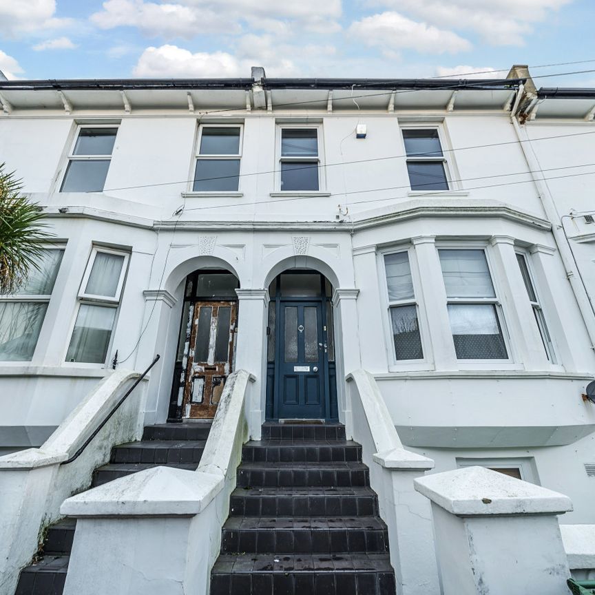 3 bedroom terraced maisonette to rent - Photo 1