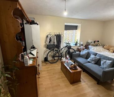 Studio Flat, Elmore Close, HA0 - Photo 3