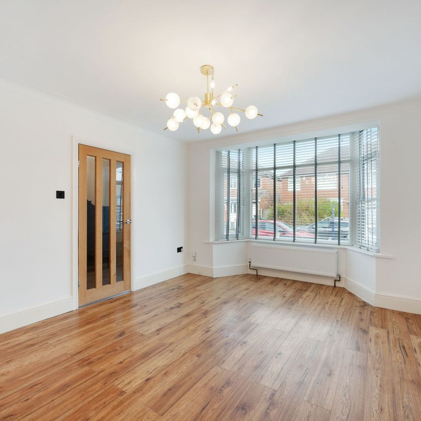 3 bed semi-detached house to rent in Parkville Road, Manchester, M25 - Photo 1