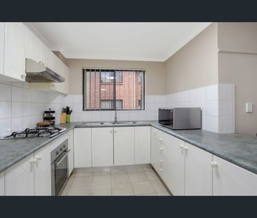 Well Presented 2 Bedroom Unit - Photo 6