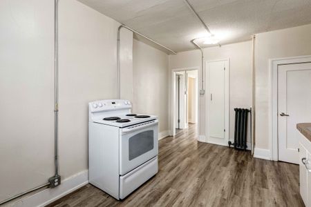 Renovated Suite - 1 Bedroom - Photo 5